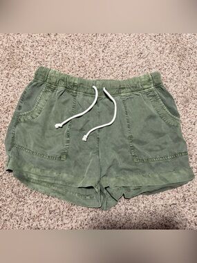 American Eagle 
Olive Drawstring Women's Casual Shorts